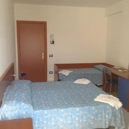 Sea Breeze Hotel 3*