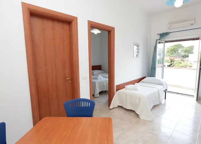 מלון Sea Breeze 3*