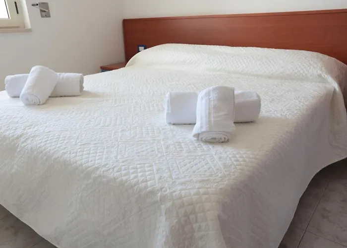 Sea Breeze מלון 3*