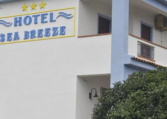 מלון Sea Breeze 3*