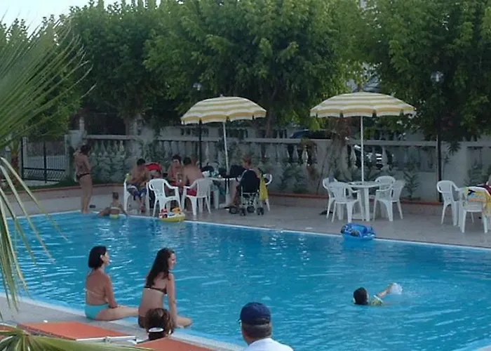 Sea Breeze מלון 3*