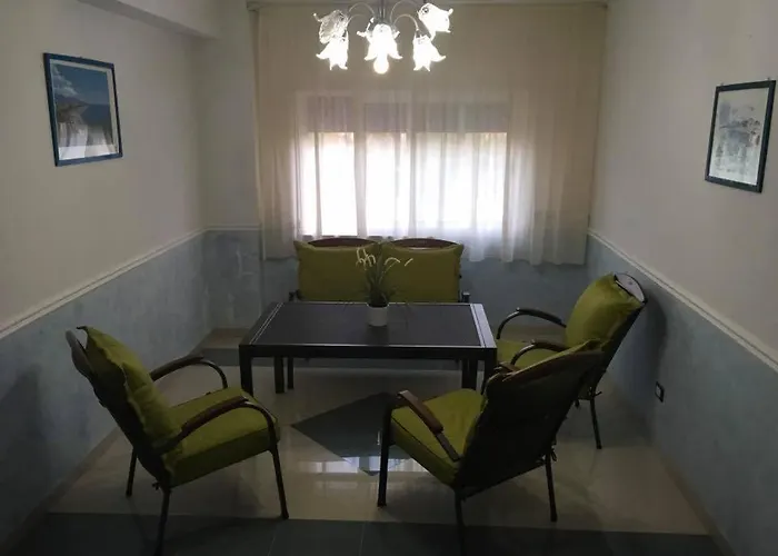 מלון Sea Breeze סקליאה