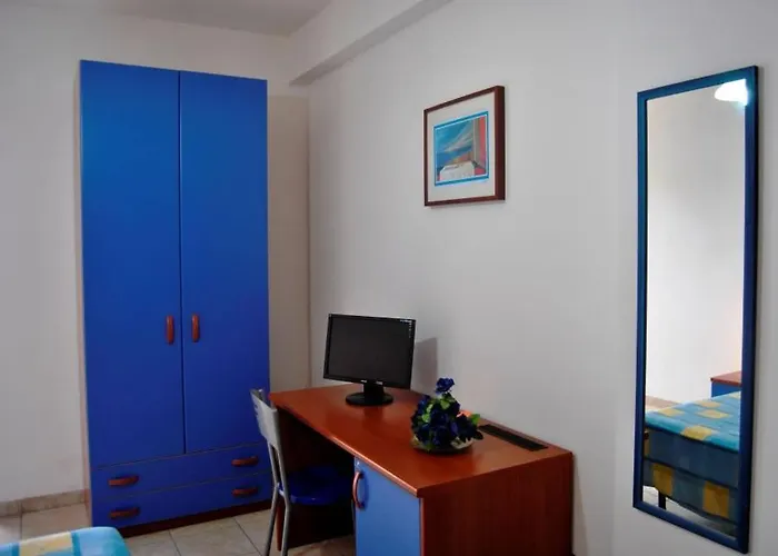 Sea Breeze מלון 3*