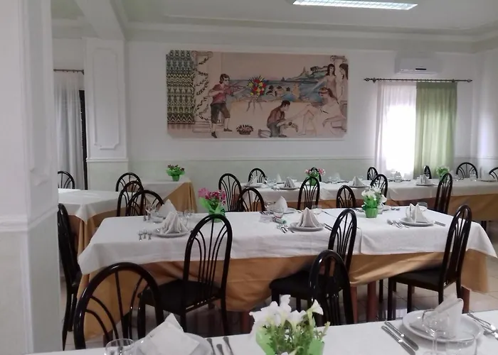 Sea Breeze מלון סקליאה