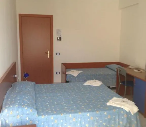 Sea Breeze מלון 3*