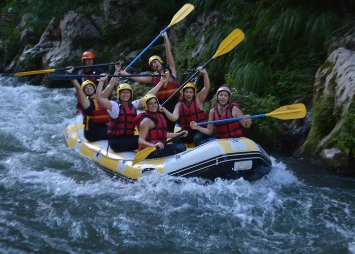 מלון Sea Breeze סקליאה