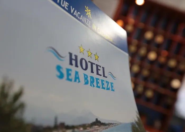 מלון Sea Breeze סקליאה